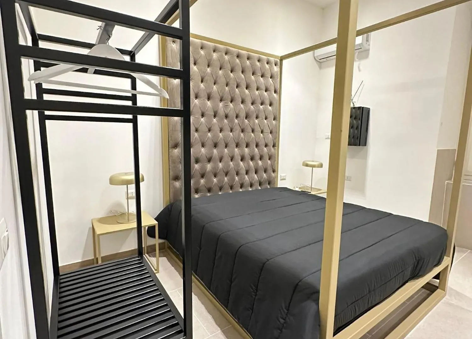 Guest house Le Camere Di Giusy Nazionale 24 Naples