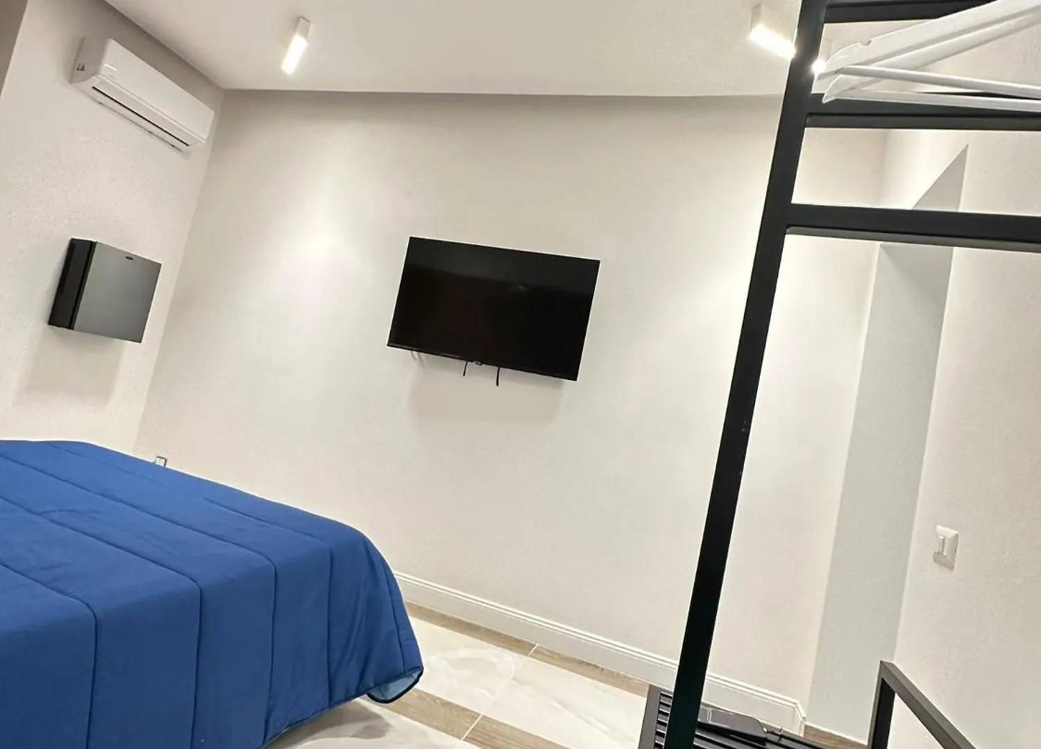 Le Camere Di Giusy Nazionale 24 Nápoles Casa de hóspedes